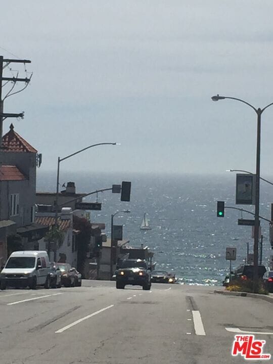 Building Photo - 472 Rosecrans Ave