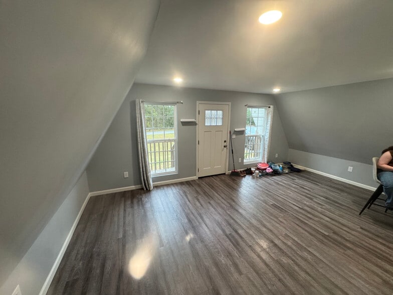 Building Photo - 351 Valley View Cir SE