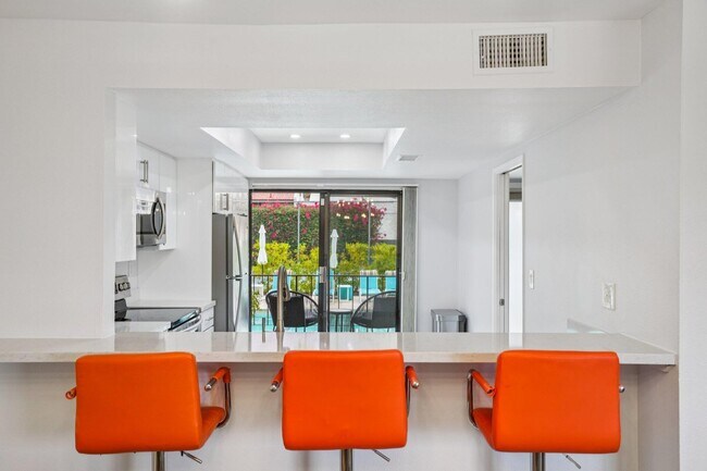 Building Photo - 2727 S Sierra Madre