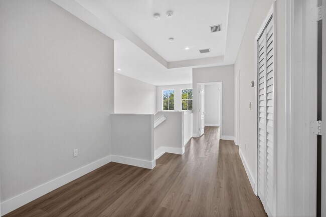 Building Photo - 981 SW 149th Ct