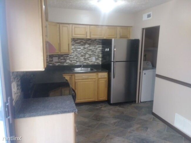 Building Photo - 2 br, 1.5 bath Condo - Peppertree Ln Condo