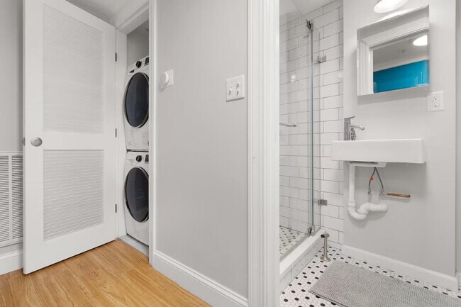 Building Photo - 152 Salem St