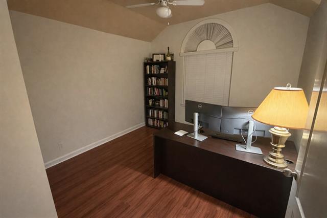 Building Photo - 1303 Rain Tree Dr