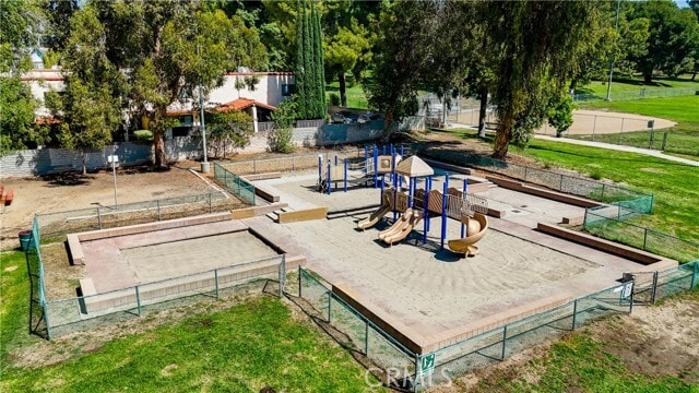 Building Photo - 10002 Reseda Blvd
