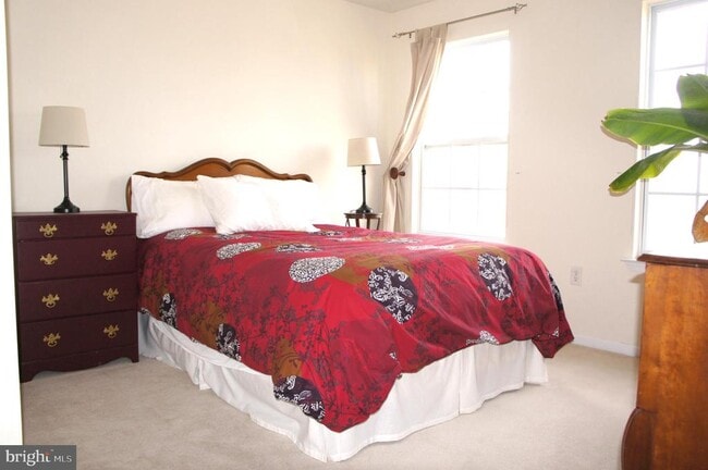 Building Photo - 30 Richards Rd