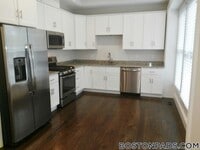 Building Photo - 2044 Beacon St