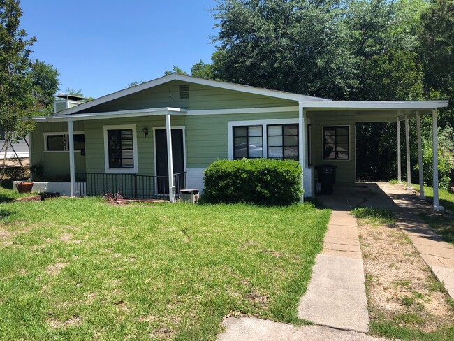 Building Photo - QUAINT home near TCU!