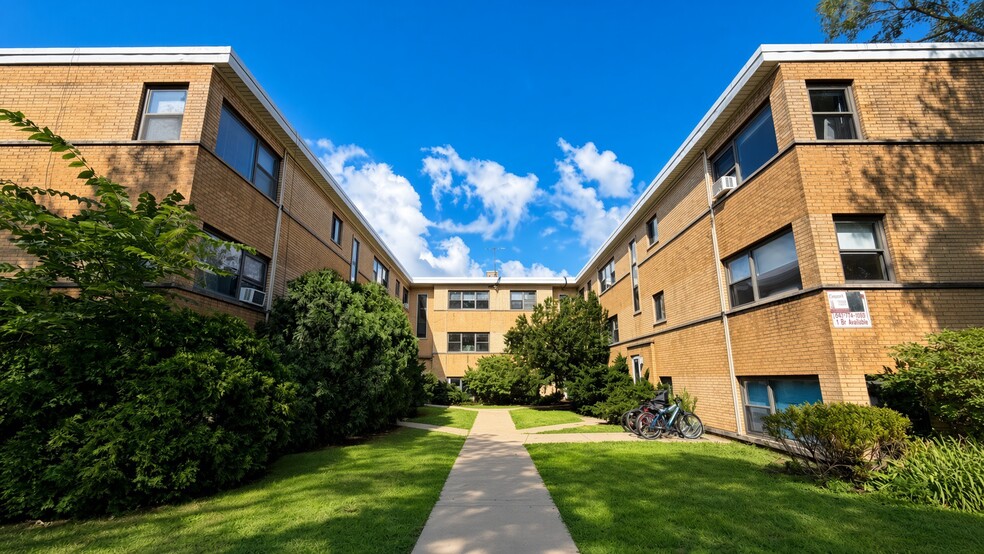 Building Photo - 6454 N Ridge Blvd