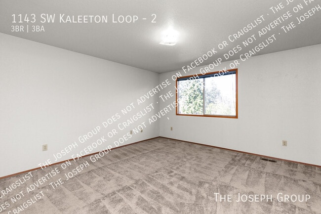 Building Photo - 1143 SW Kaleeton Loop