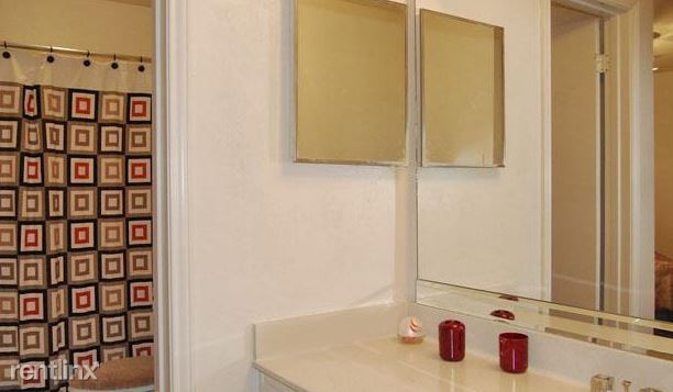 Building Photo - 10401 N Lamar Blvd