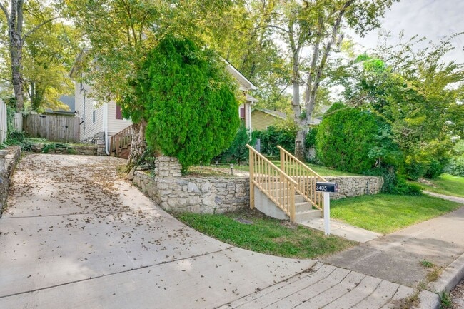 Building Photo - Welcome home to this stunning home in the great Sylvan Heights neighborhood!