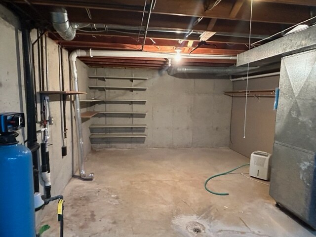 Building Photo - 2478 Bellevue St
