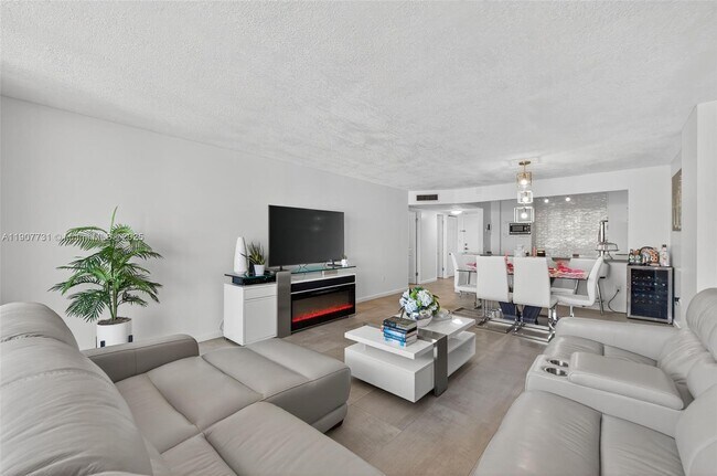 Building Photo - 2851 NE 183rd St