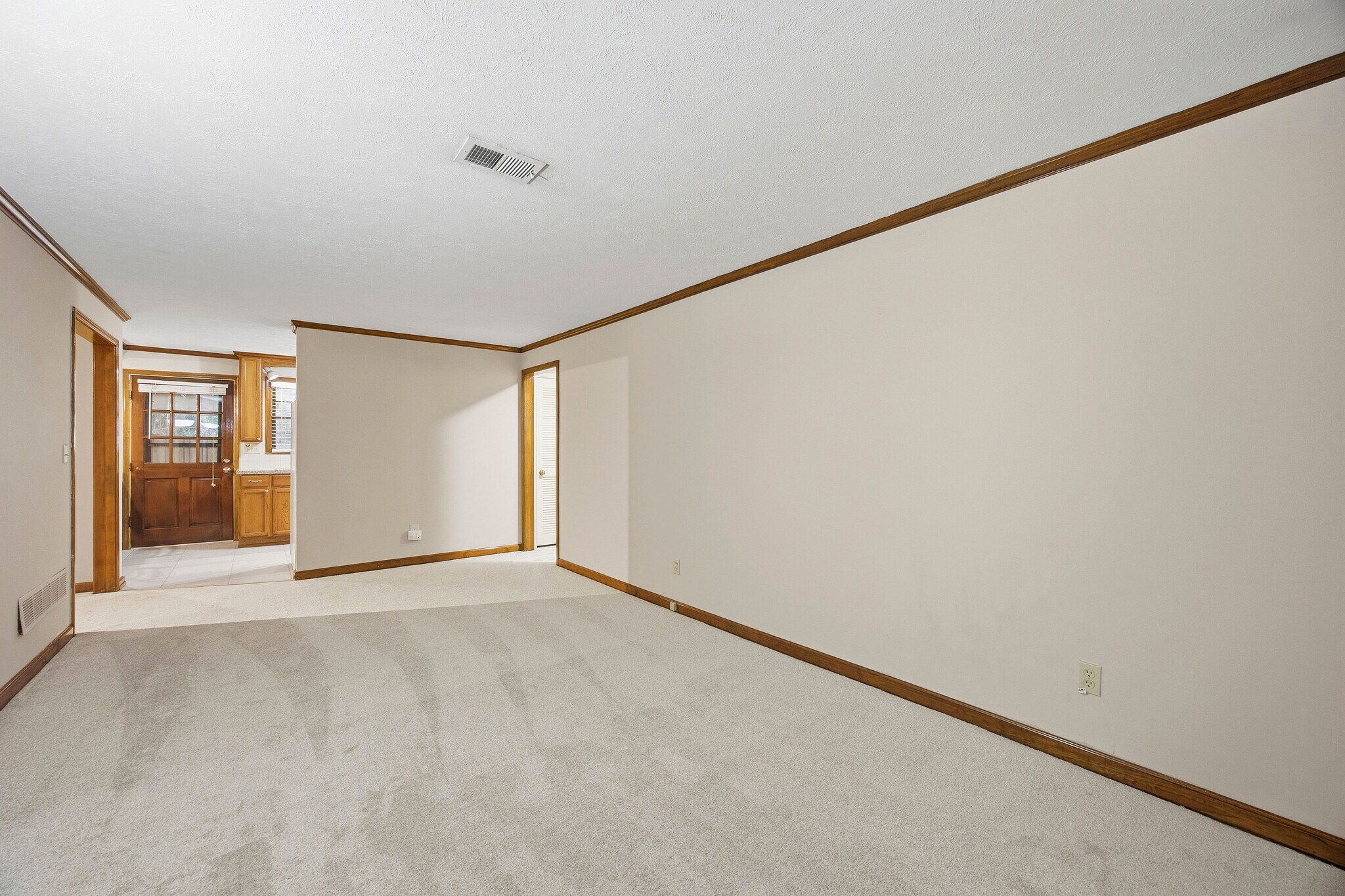 Building Photo - 943 Ferncliff Rd NE