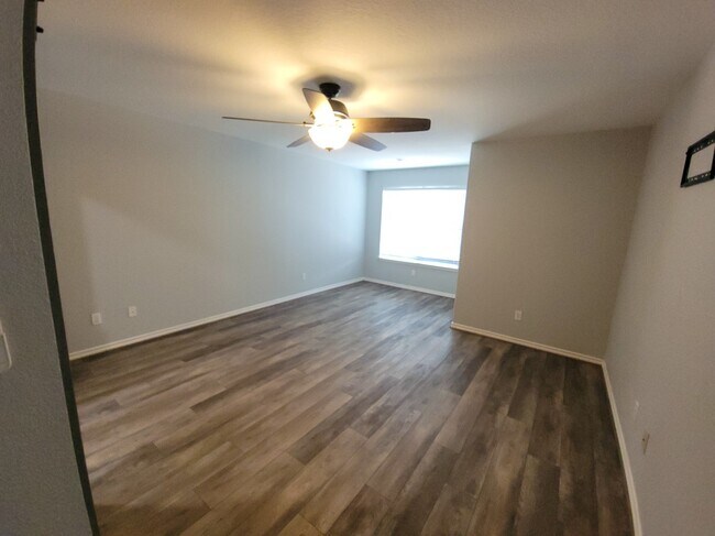 Building Photo - 115 Sendero Dr