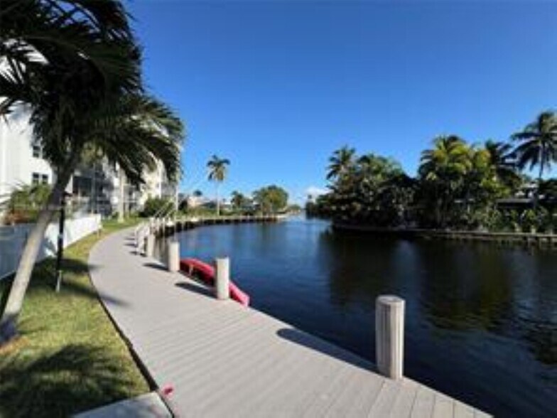 Building Photo - 2970 NE 16th Ave