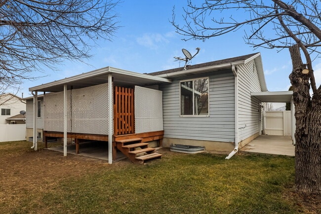 Building Photo - 4042 4480 W