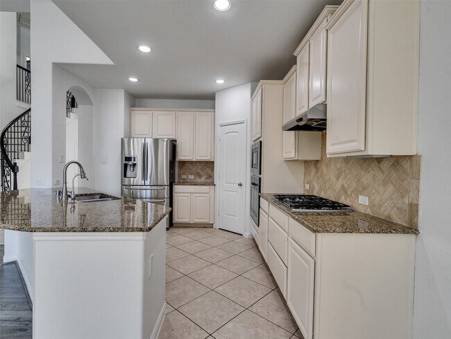 Building Photo - 28655 Maple Red Dr