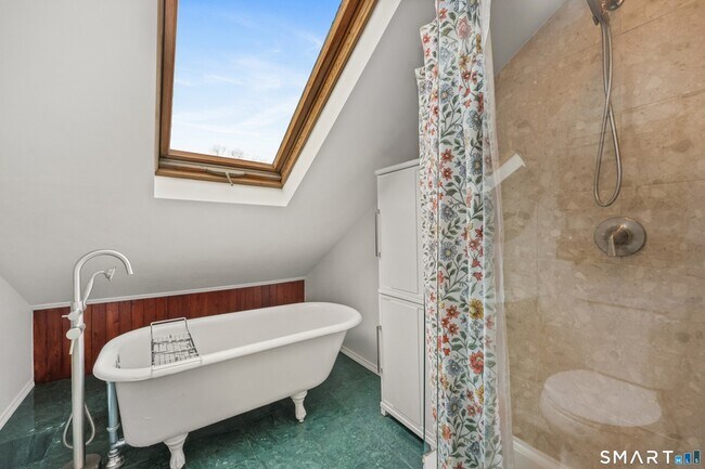 Building Photo - 167 North Ave