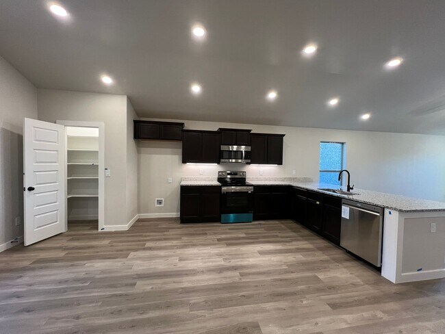 Building Photo - For Rent: Charming 3-Bedroom, 2-Bath Home in West Texas!