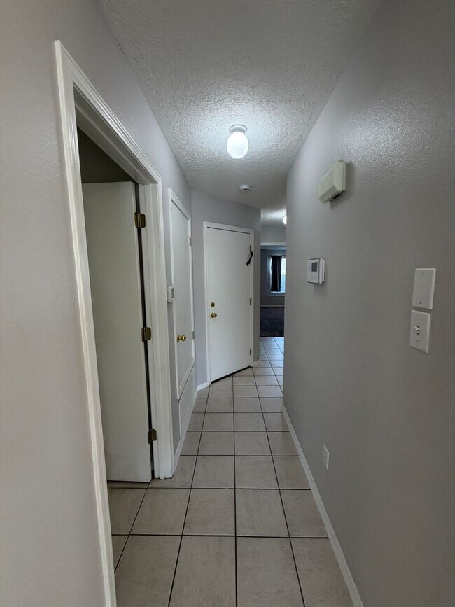 Building Photo - 10601 Rio Del Sole Ct NW