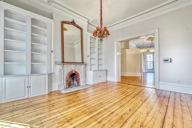 Building Photo - 654 Tremont St