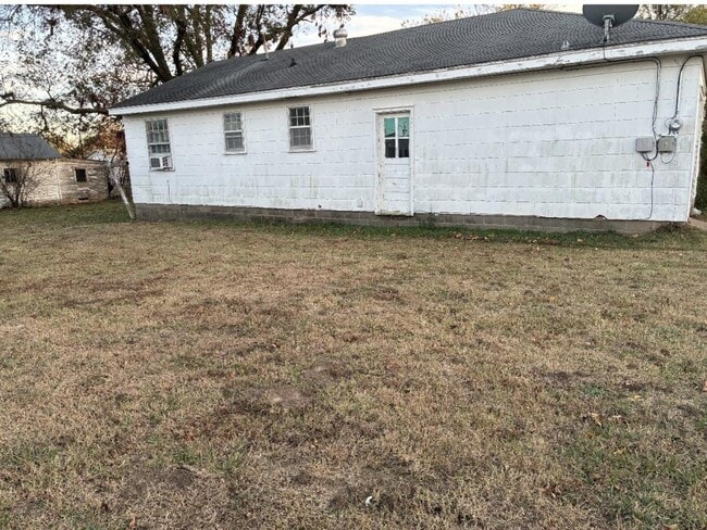 Building Photo - 408 S Highland Ave