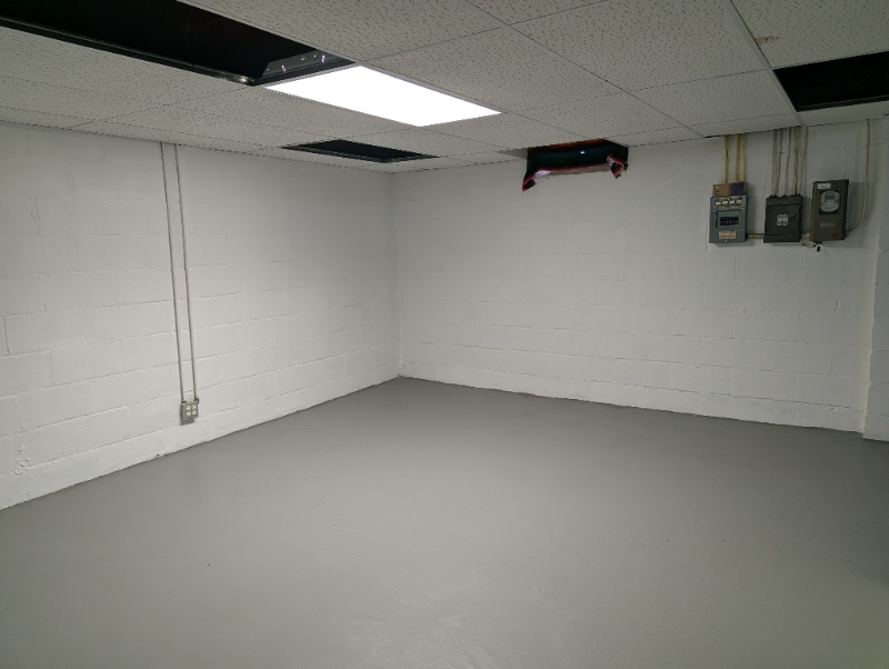 Building Photo - 1810 Midway Dr