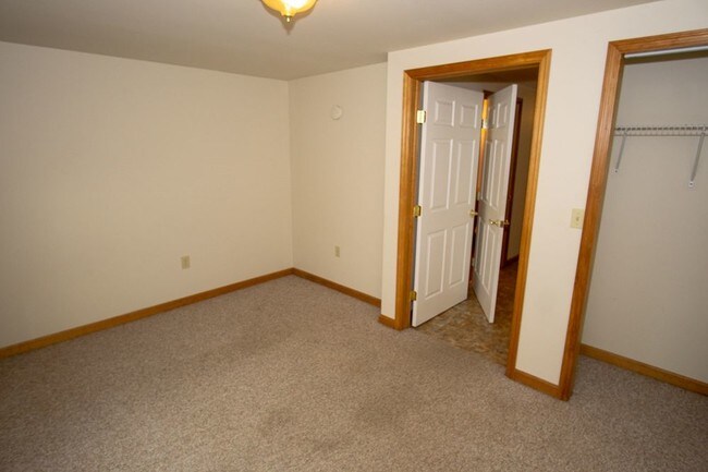 Building Photo - 12 Gas Plant Road Unit 6