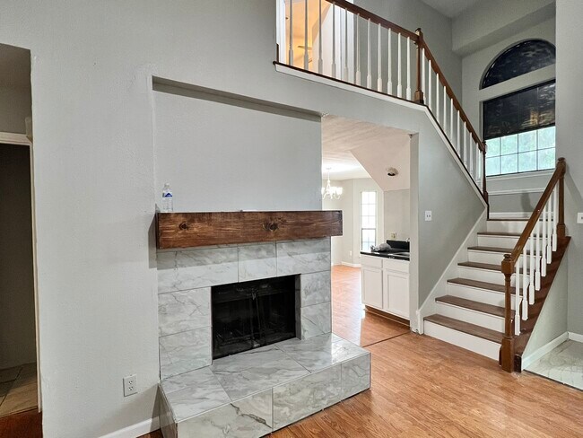 Building Photo - 1626 Hancock Dr