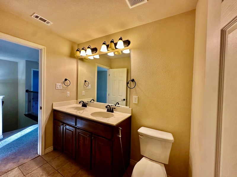 Building Photo - 705 Cypress Hill Dr