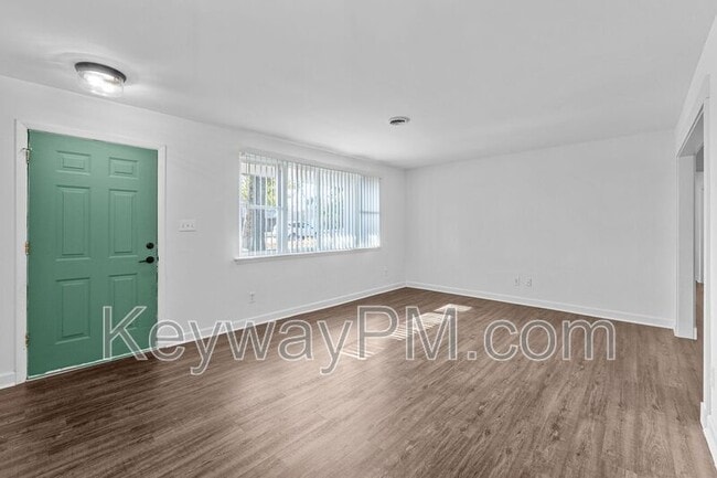 Building Photo - 3327 Cockatoo Rd