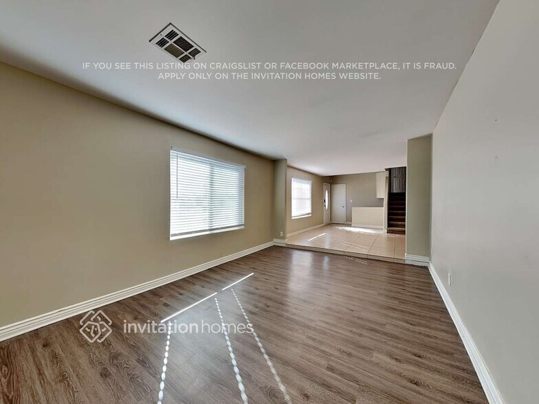 Building Photo - 3808 W Columbine Dr