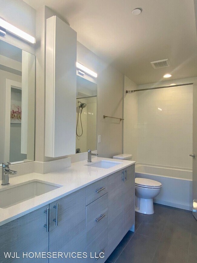 Building Photo - 2 br, 1.5 bath House - 521 NW 70th St