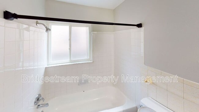 Building Photo - 4840 Springfield St