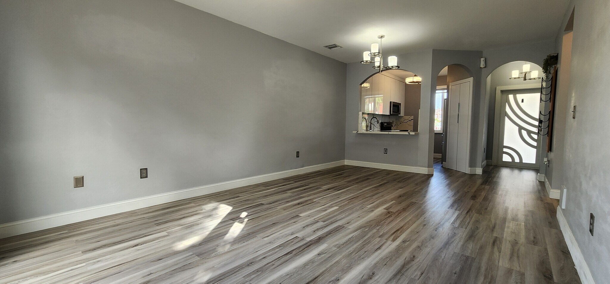 Building Photo - 640 SE 1st St