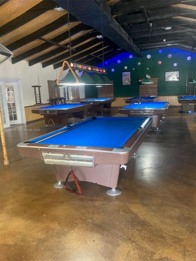 Building Photo - 310 NE 45th Pl