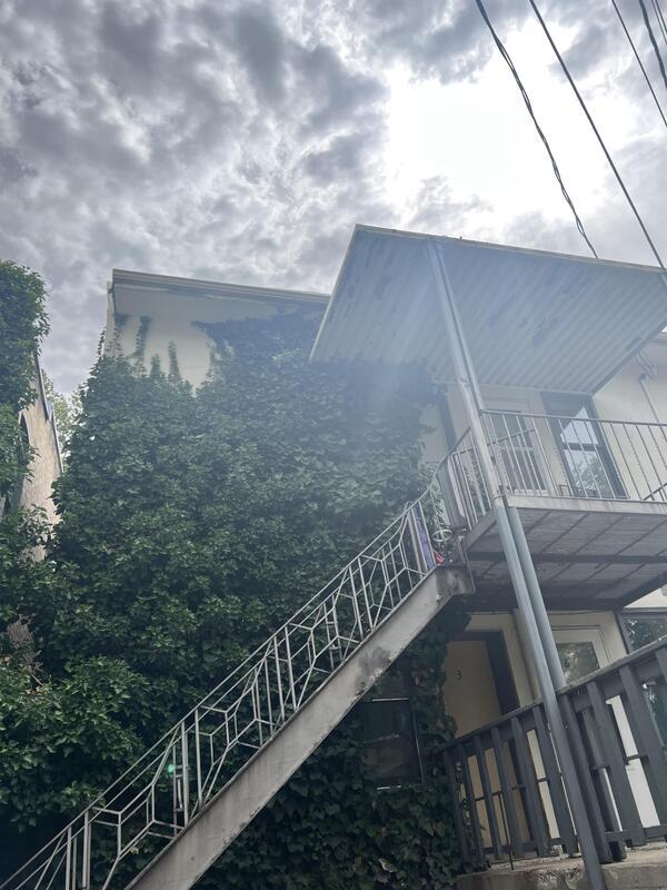 Building Photo - 560 600 E