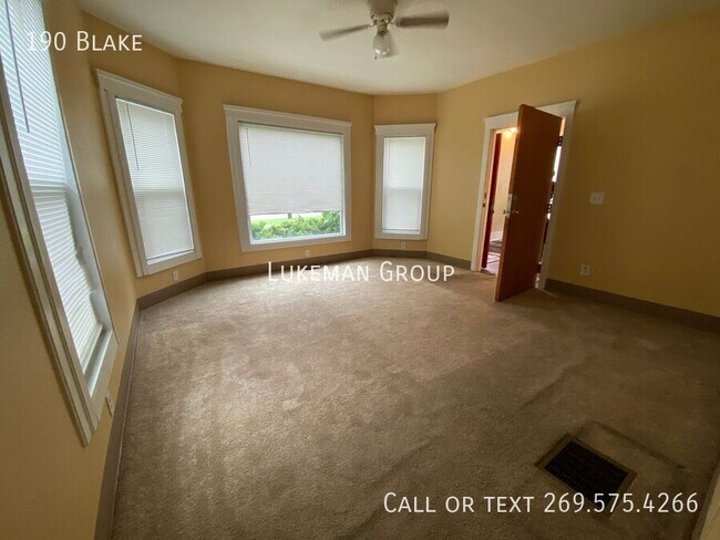 Building Photo - 190 Blake-