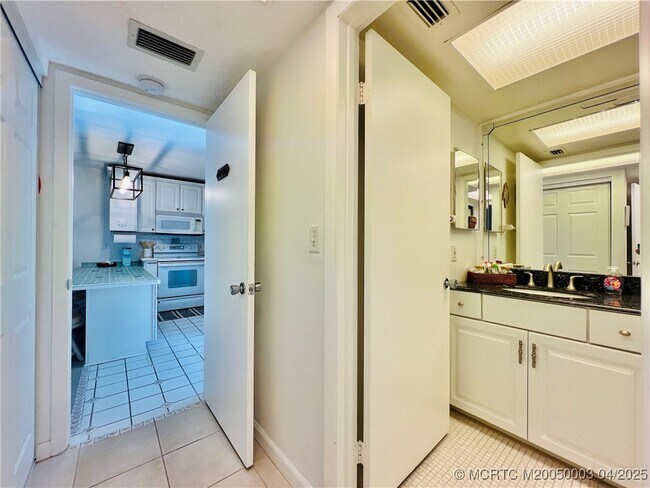 Building Photo - 2400 S Ocean Dr