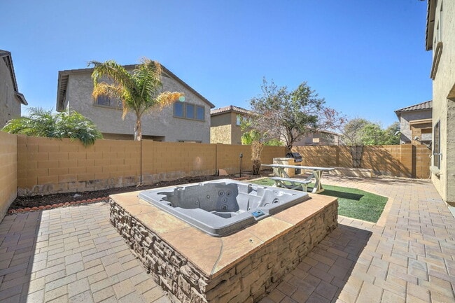 Building Photo - 2143 W Marconi Ave