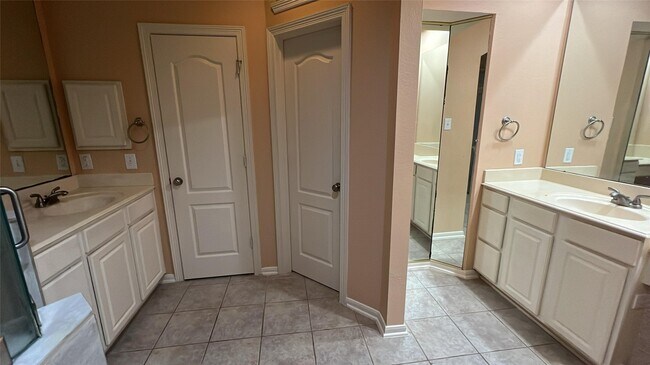 Building Photo - 506 Cypress Vista