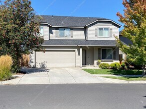 Building Photo - Rare 5 BR home in Southwest Redmond