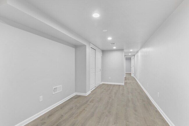 Building Photo - 69 Slocum St