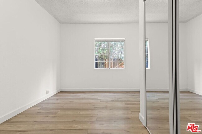 Building Photo - 1174 S Highland Ave