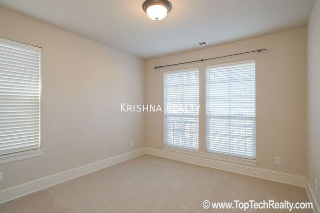 Building Photo - 12750 NW Alsace Ln