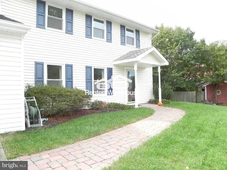 Building Photo - 15003 Nutcracker Pl