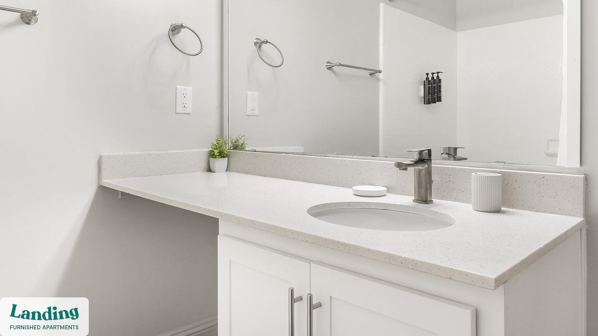 Building Photo - 100 Crossing Blvd