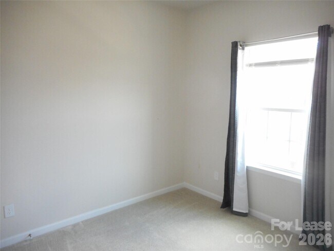 Building Photo - 2105 Autumn Olive Ln