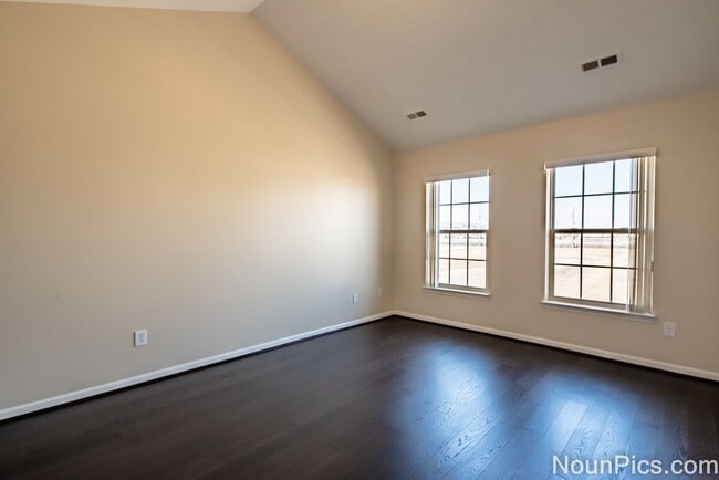 Building Photo - Beautiful 3 bedroom Condominium in Hazel Park